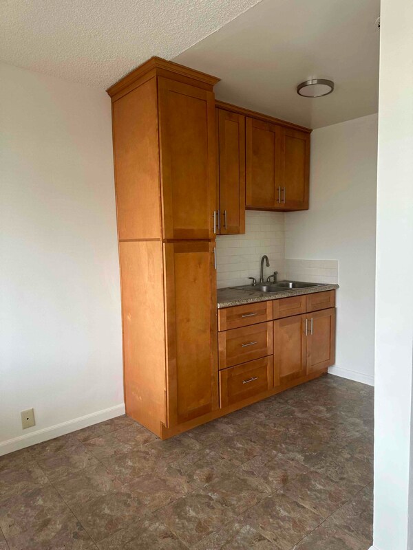 11914 Downey Ave Unit P, Downey, CA 90242 Room for Rent in Downey, CA