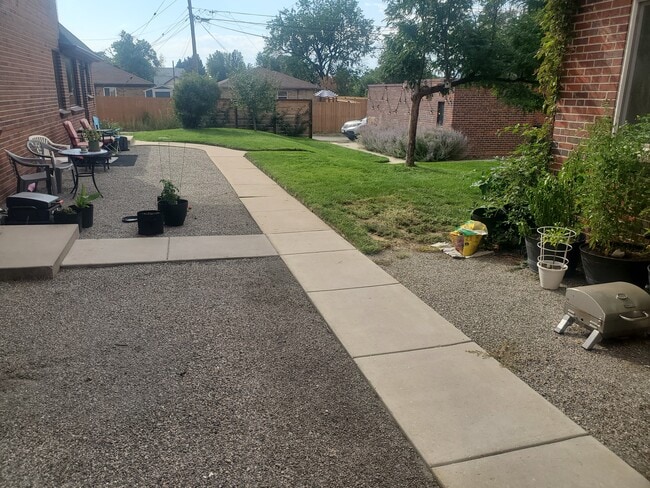 Courtyard - 3339 N Harrison St