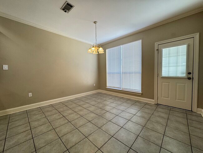 Foto del edificio - 5578 Arialo Dr