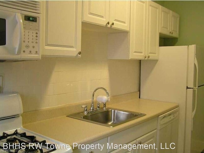 Building Photo - 2 br, 1 bath House - 800 W. Princess Anne ...