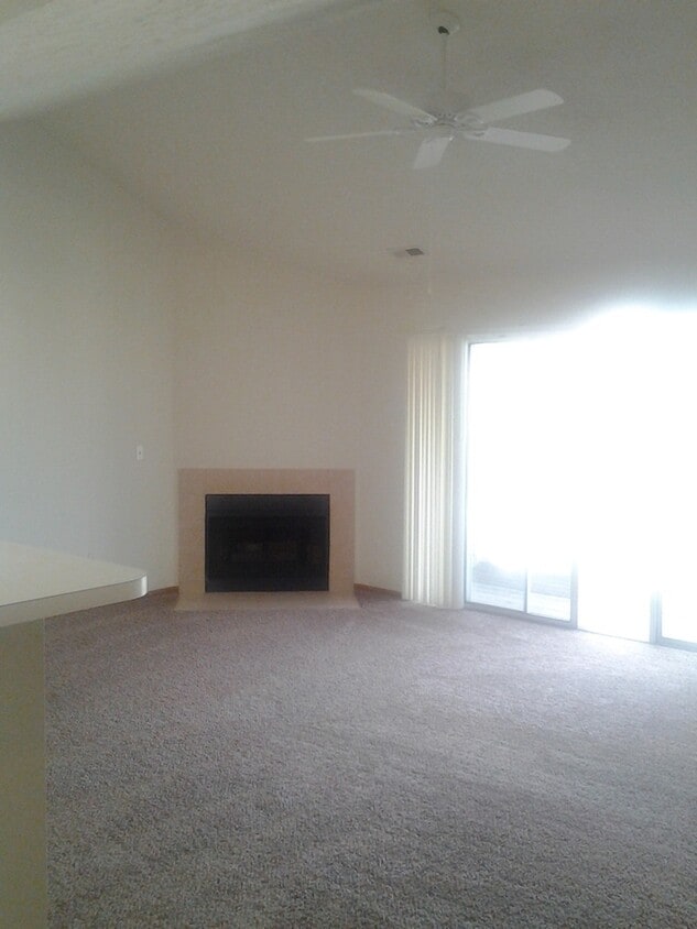 Primary Photo - Stonegate Park Apartments - 3rd Floor
