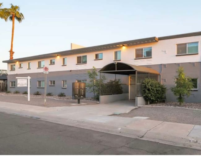 Photo - 813 E Marlette Ave House