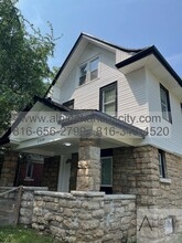 Building Photo - 2958 Lockridge Ave