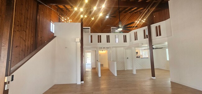 Building Photo - Rancho De Oro