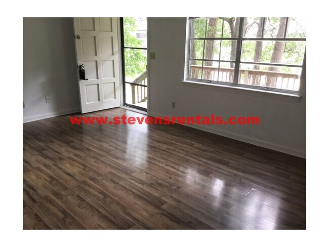 Foto del edificio - 2 Bedroom Duplex