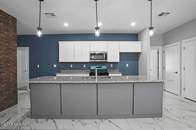 Building Photo - 11498 Summer Dr