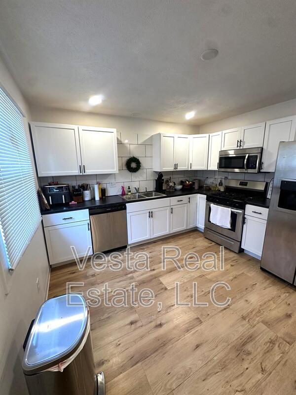 Building Photo - 104 College Park Ct