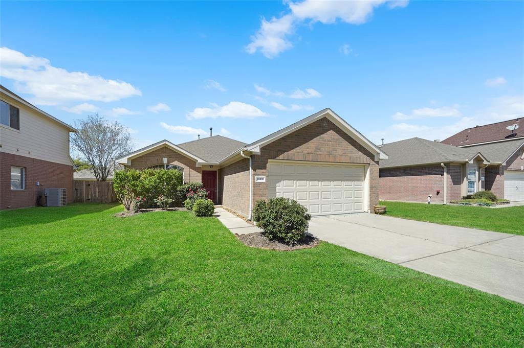 Primary Photo - 21431 Forest Colony Dr