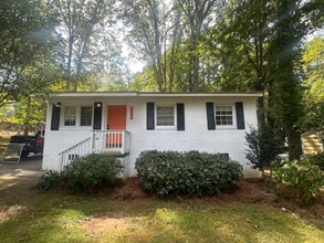 Building Photo - 1505 Woodland Rd