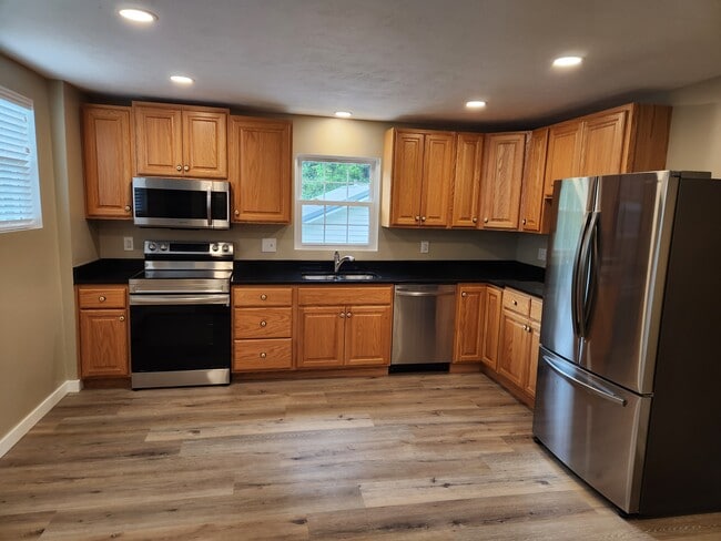 Cocina 1 - 375 W Cruikshank Rd