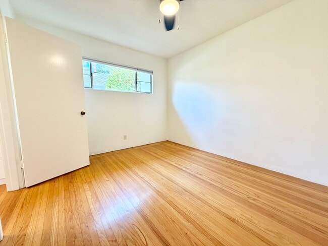 Building Photo - 1300 Hoover St