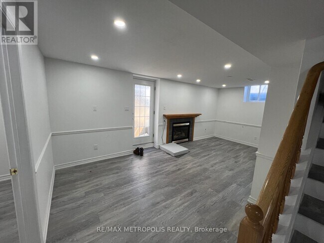 Photo du bâtiment - 570 Springview Dr