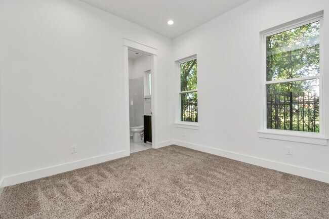 Foto del edificio - 4721 Independence Hts Ln