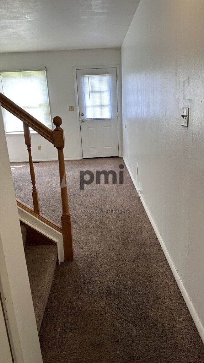 Building Photo - 1616 University Dr