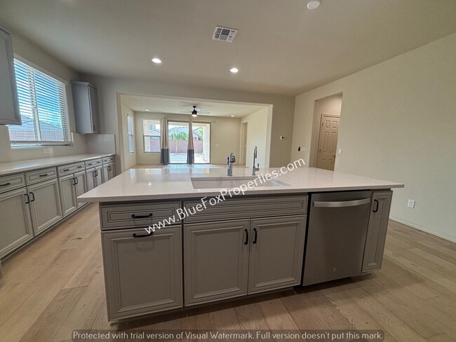 Building Photo - 13384 E Knipe Pl