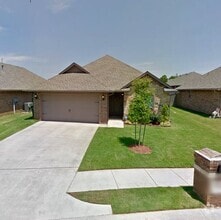Building Photo - 2401 Frisco Way