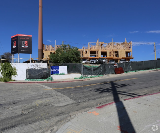 Building Photo - Latitudes at Silver Lake
