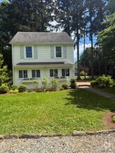 Building Photo - 320 Greens Farms Rd