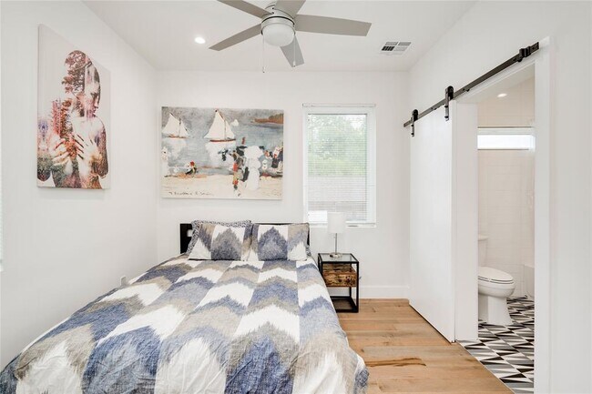 Foto del edificio - 2801 Cedarview Dr