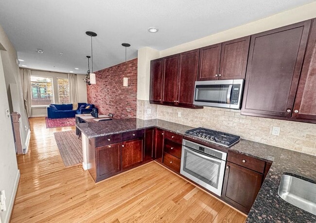 Building Photo - 5610 45th Ave