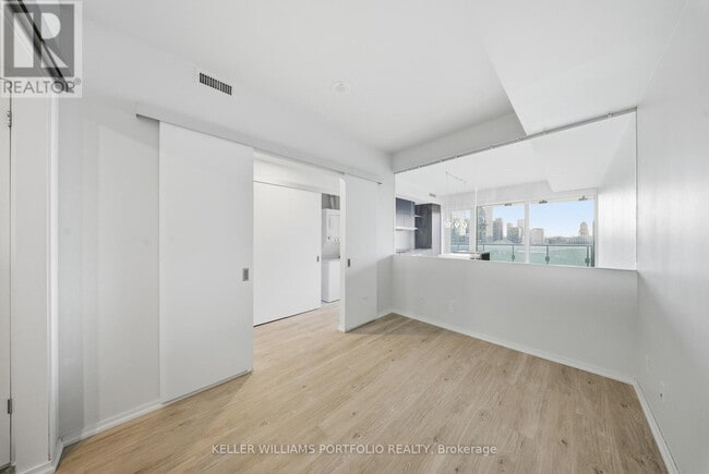 Photo du bâtiment - 197 Yonge St