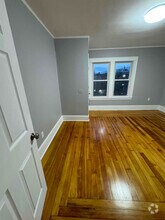 Building Photo - 12 Lucretia Ave