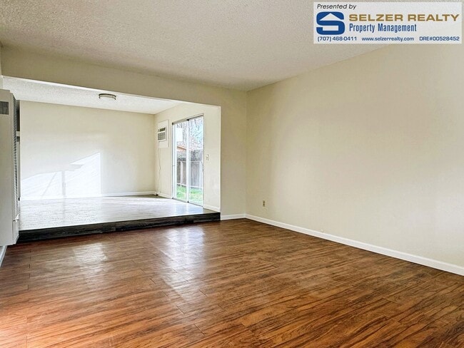 Building Photo - 740 El Rio St