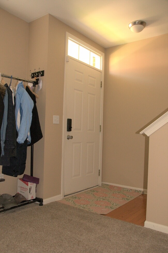 Front entry - 1400 Ashford Ct