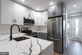 Building Photo - 3849 Fairmount Ave