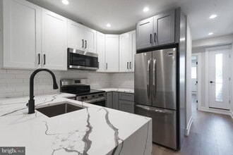 Building Photo - 3849 Fairmount Ave