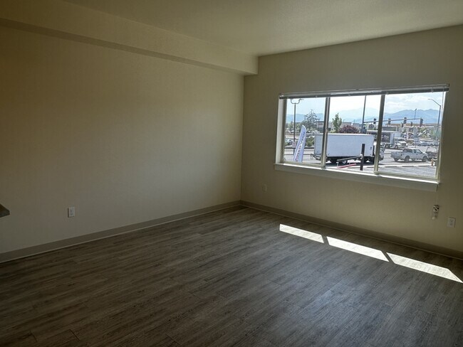 Foto del edificio - 1935 W Table Rock Rd