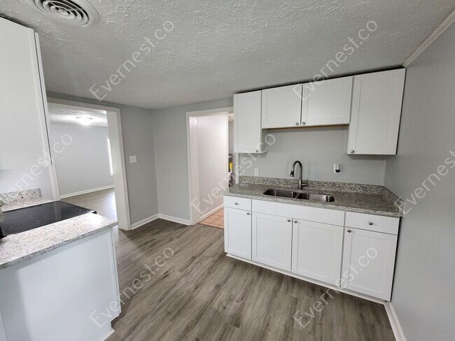 Foto del edificio - 908 Davis St