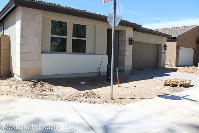 Building Photo - 3 br, 2 bath House - 741 W Coconino Dr