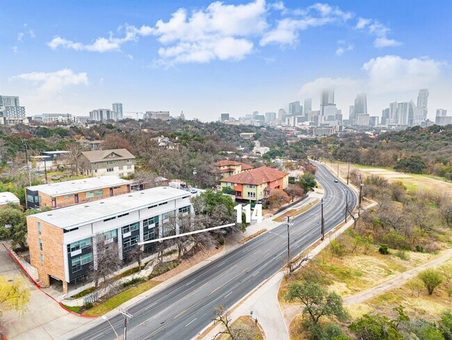 Foto del edificio - 2205 N Lamar Blvd