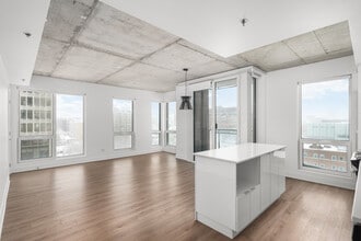 Building Photo - Zenith Condo Apartments - Ville-Marie