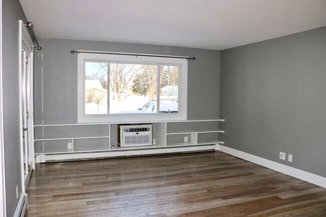 Living room - 2174 Division St