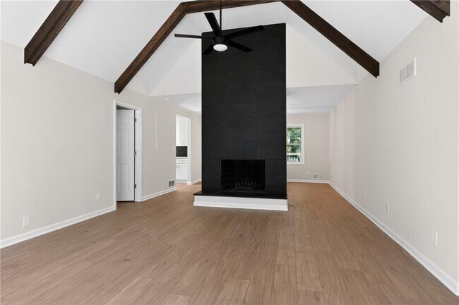 Building Photo - 1480 Edinburgh Dr