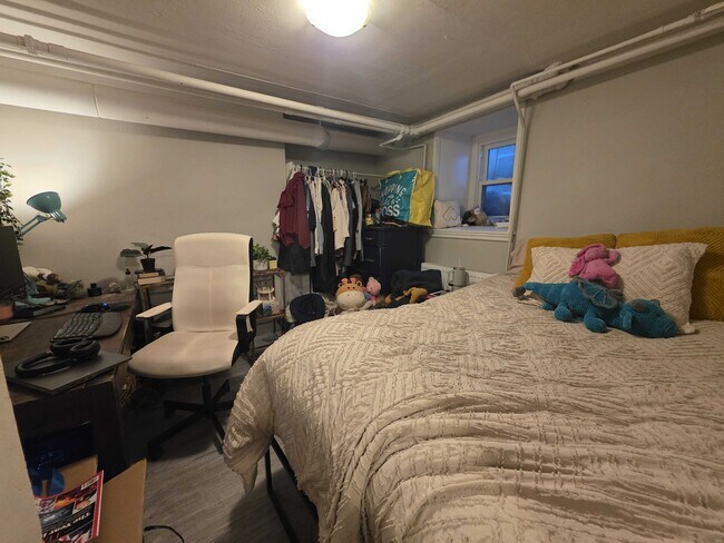 Building Photo - 134 Earl St