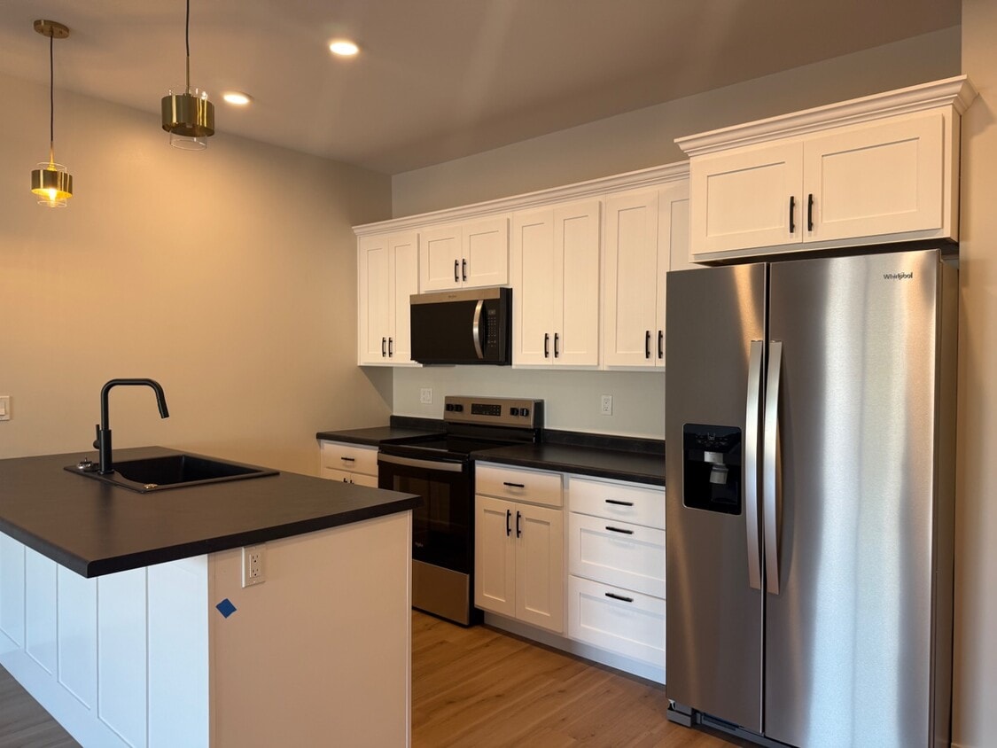 Foto principal - 2305 Ave G