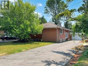 Building Photo - 17 Dobbin Rd