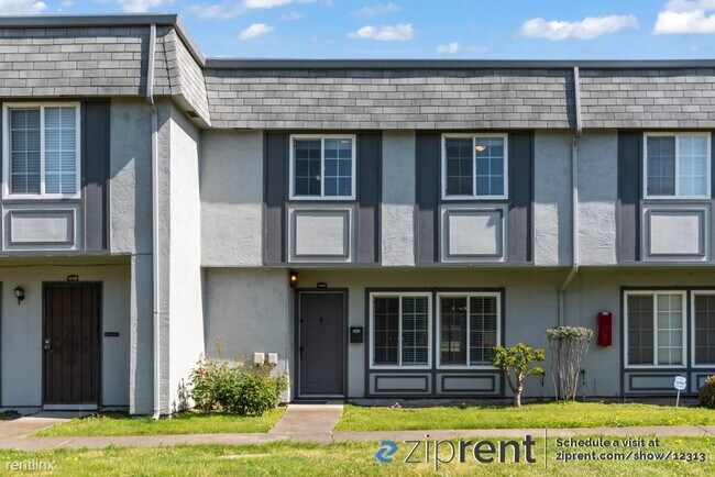 Building Photo - 3 br, 1.5 bath Townhome - 34584 Bluestone ...