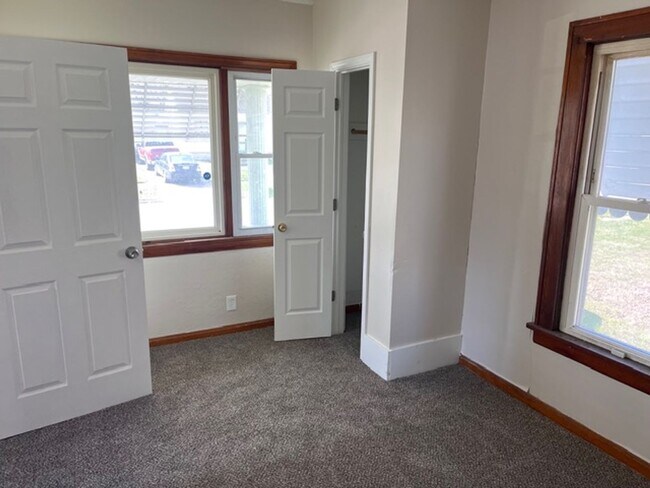 Foto del edificio - 4 Bed - 1.5 Bath - Single Family Home in Lorain