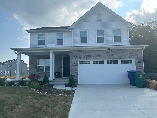 Building Photo - 3 Bedroom Single Family w/ Finished Baseme...