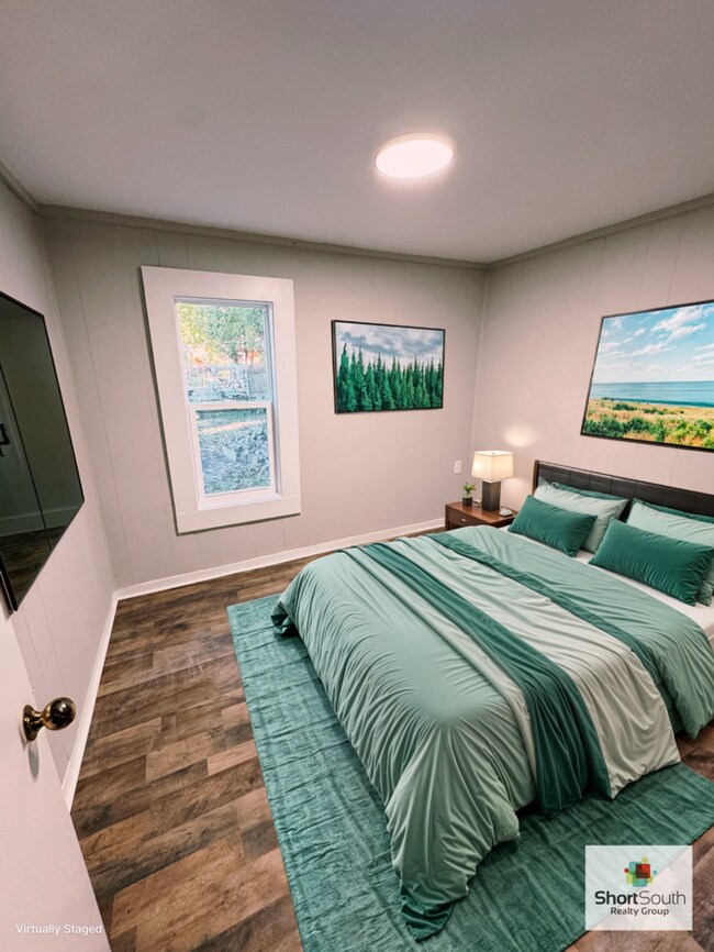 Building Photo - Single Family Home 2 bed 1 bath