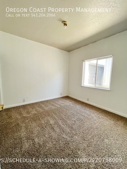 Foto del edificio - 220 NW Spruce St
