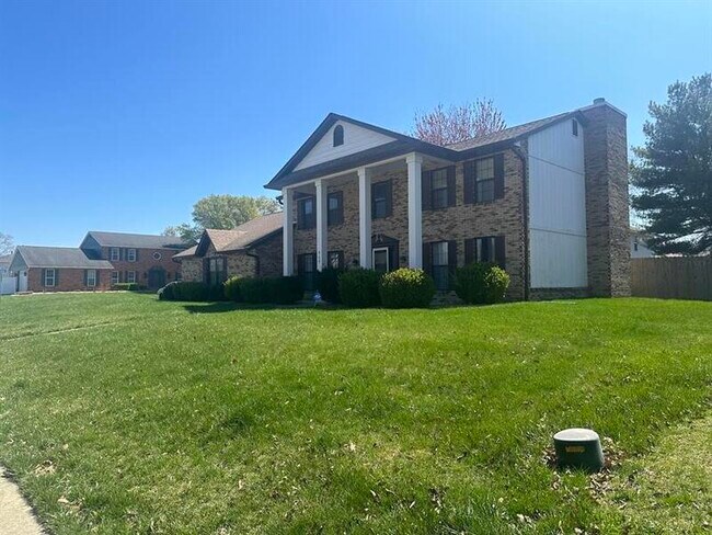 Building Photo - 717 Saint Nicholas Dr