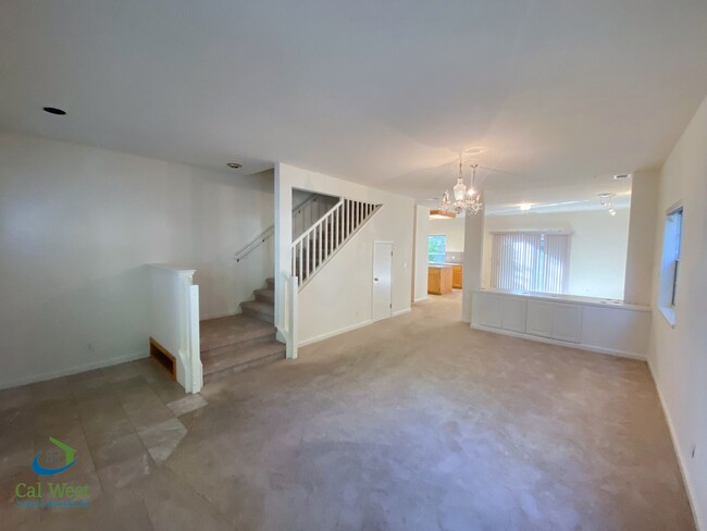 Building Photo - $6995-Amazing 4 Bed/3 Bath Home in Mtn. Vi...