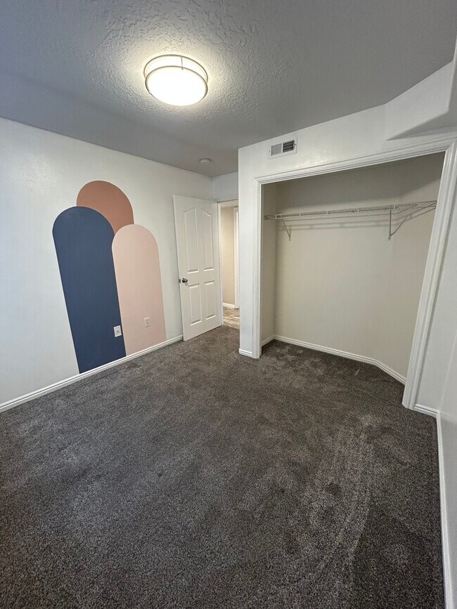 Foto del edificio - 1341 S 1110 W