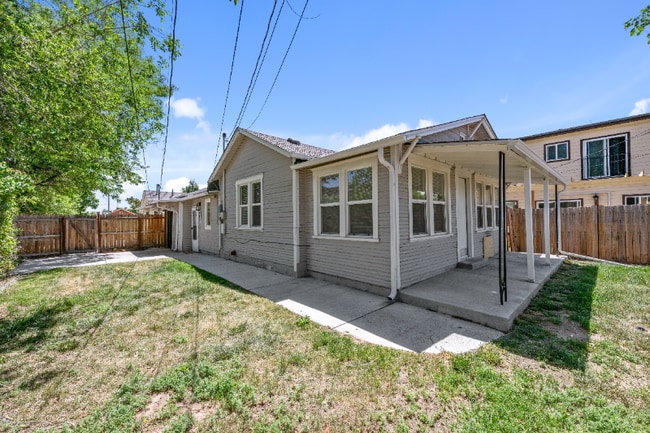 Building Photo - 363 S Meade St