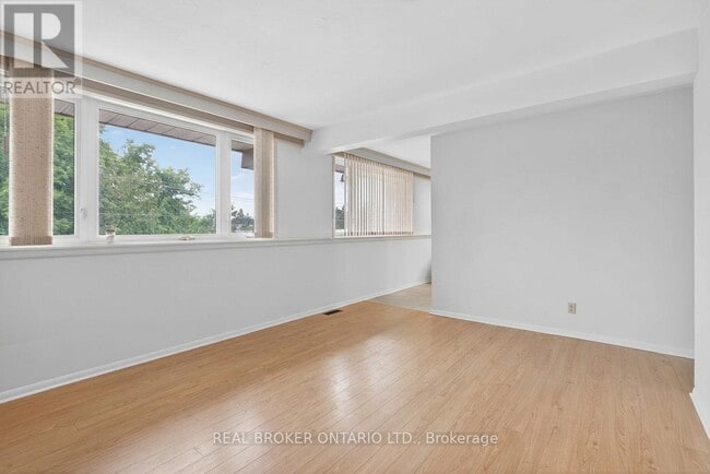 Building Photo - 8 Westmount Dr S